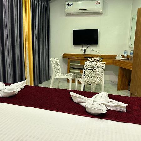 The Elite Beachview Pondicherry Exteriör bild