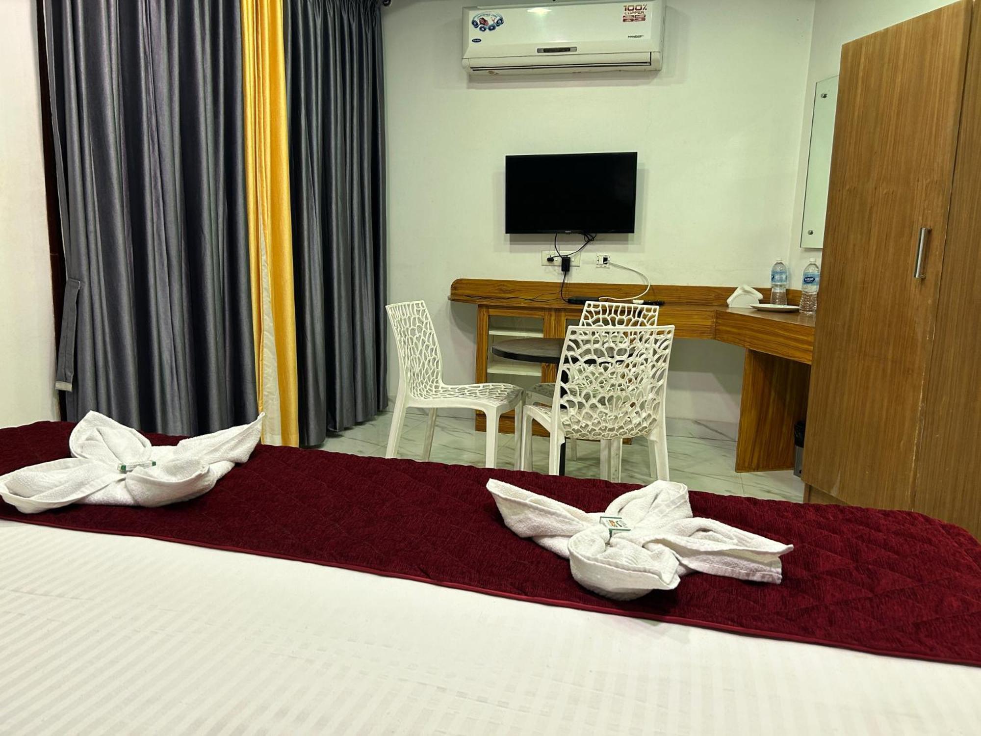 The Elite Beachview Pondicherry Exteriör bild
