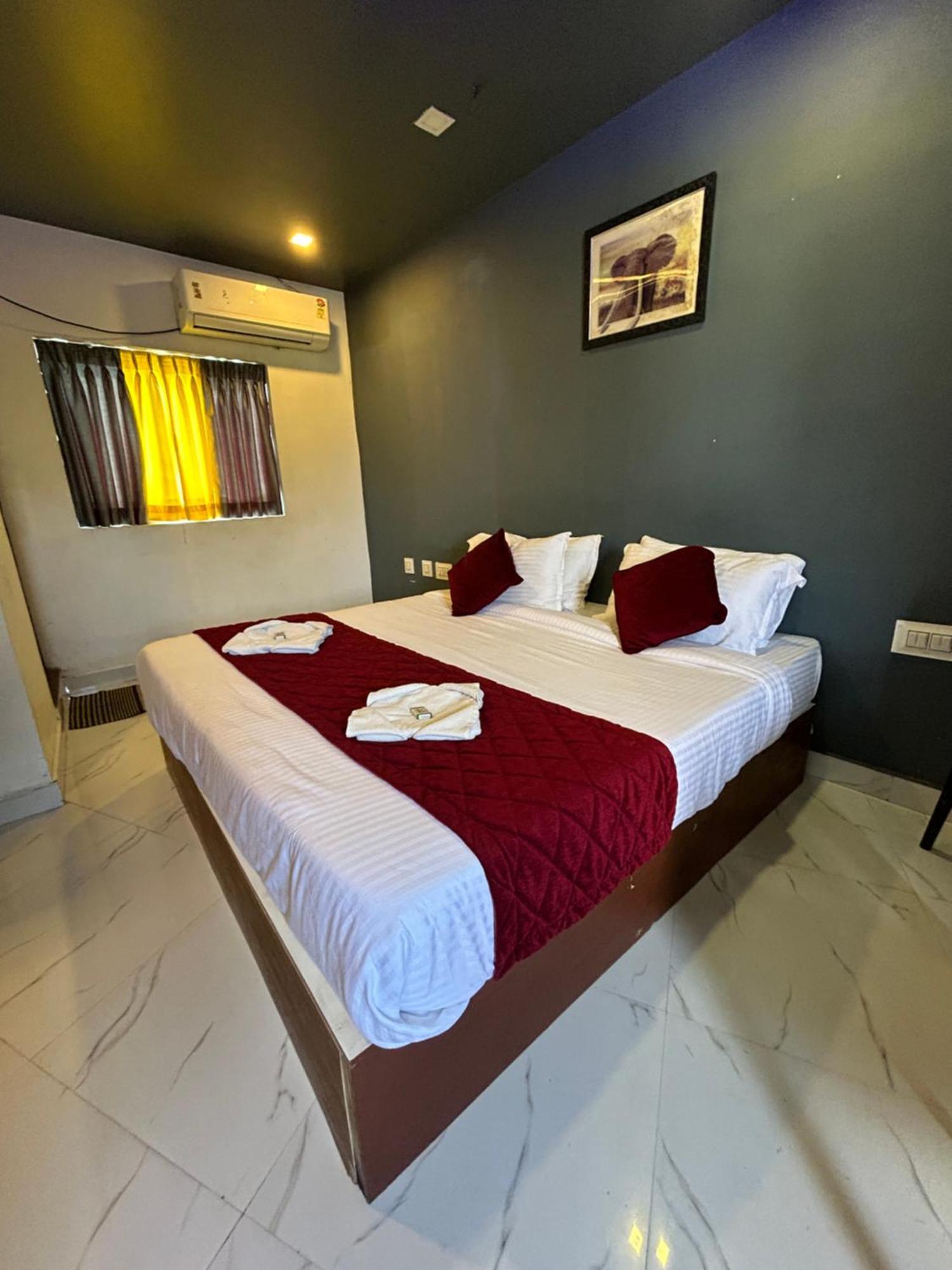 The Elite Beachview Pondicherry Exteriör bild