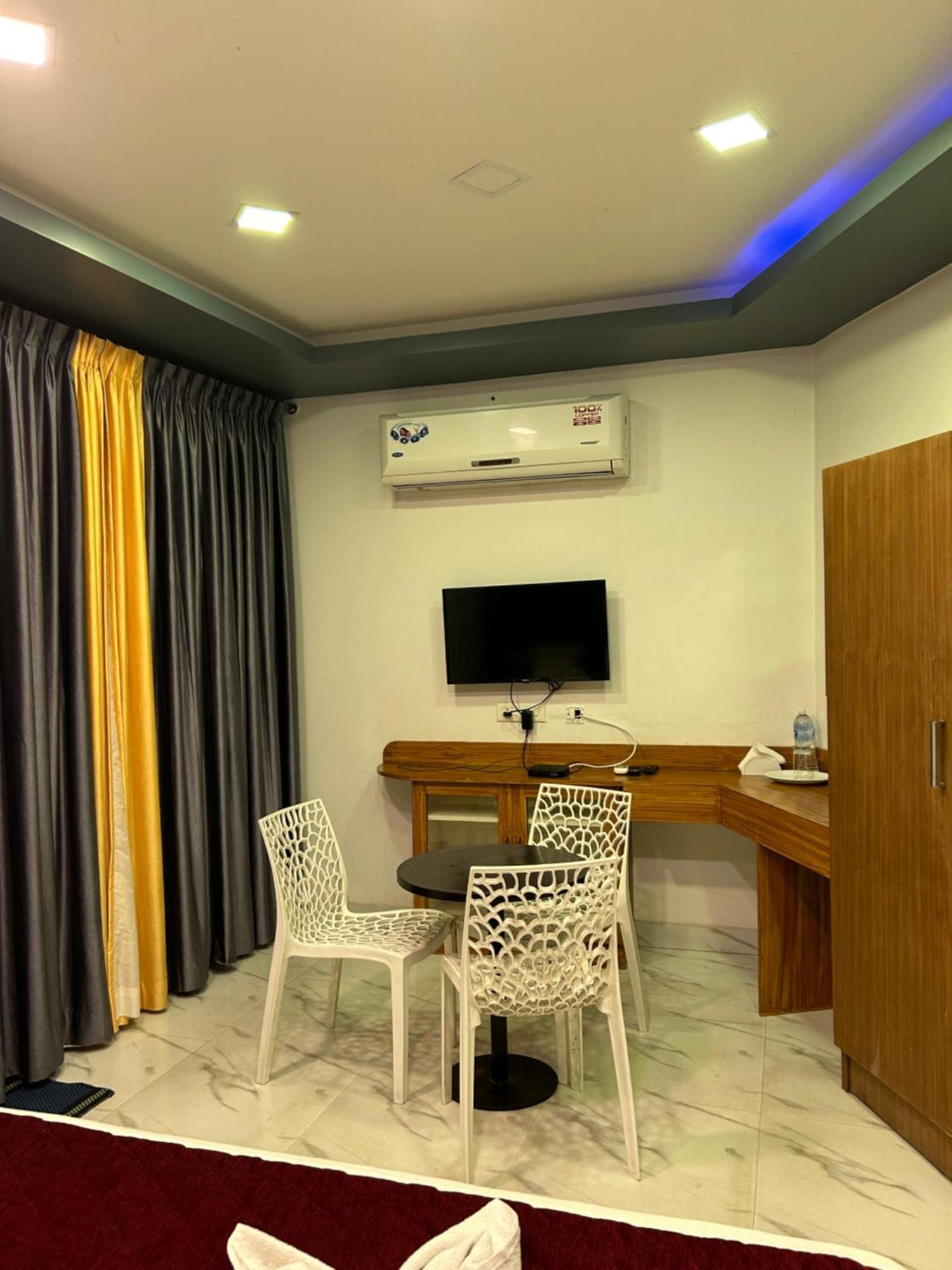 The Elite Beachview Pondicherry Exteriör bild
