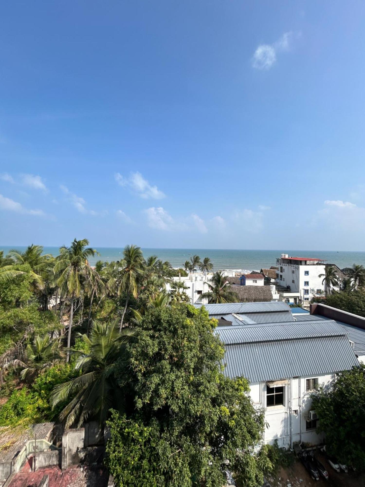 The Elite Beachview Pondicherry Exteriör bild