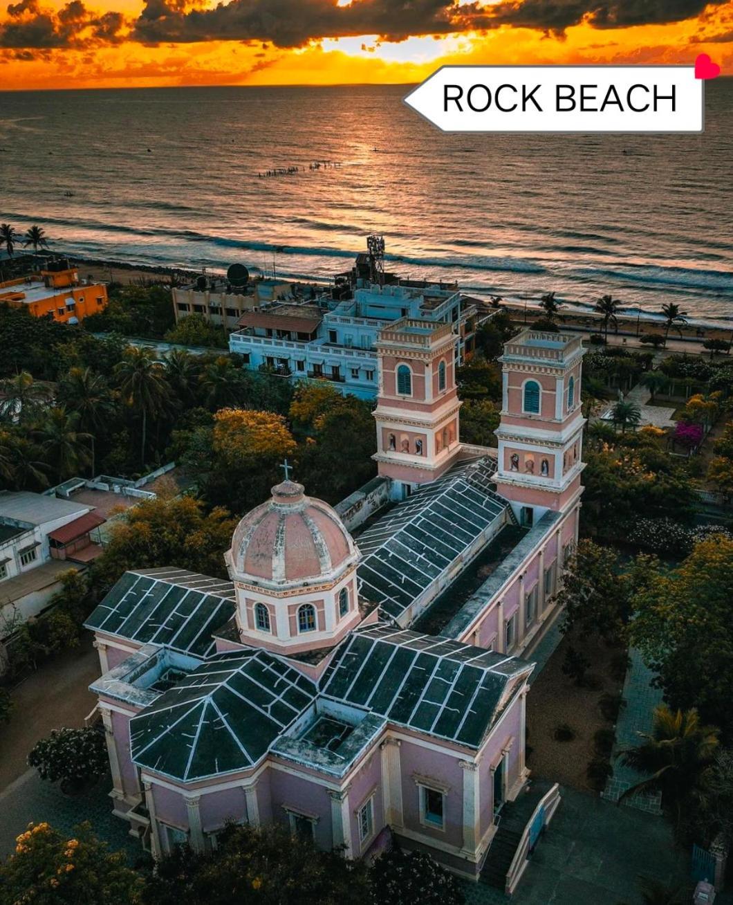 The Elite Beachview Pondicherry Exteriör bild
