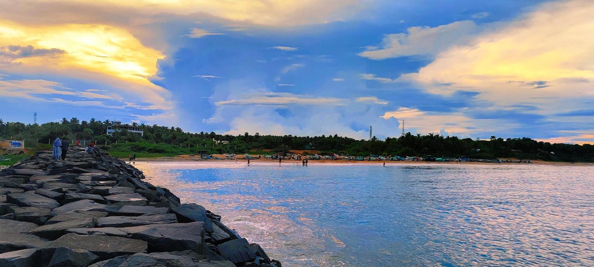 The Elite Beachview Pondicherry Exteriör bild
